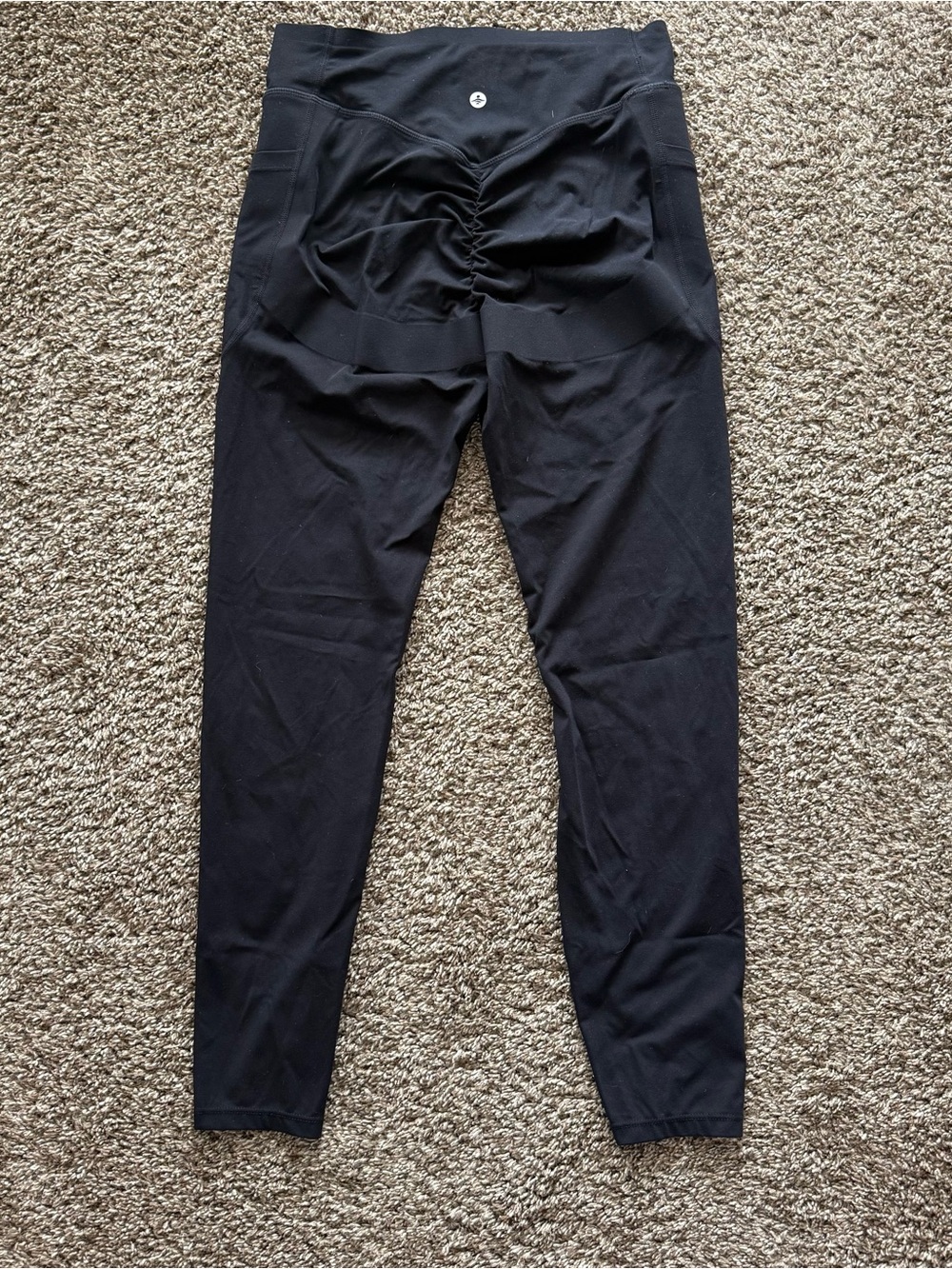 HALARA Black High-Waist Performance Leggings w/ Pockets - Size Medium - Picture 3 of 4